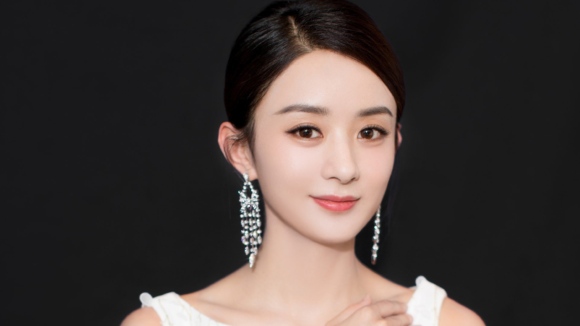 黄蜂替补得分创赛季新高轮换效果显著，黄蜂首发阵容