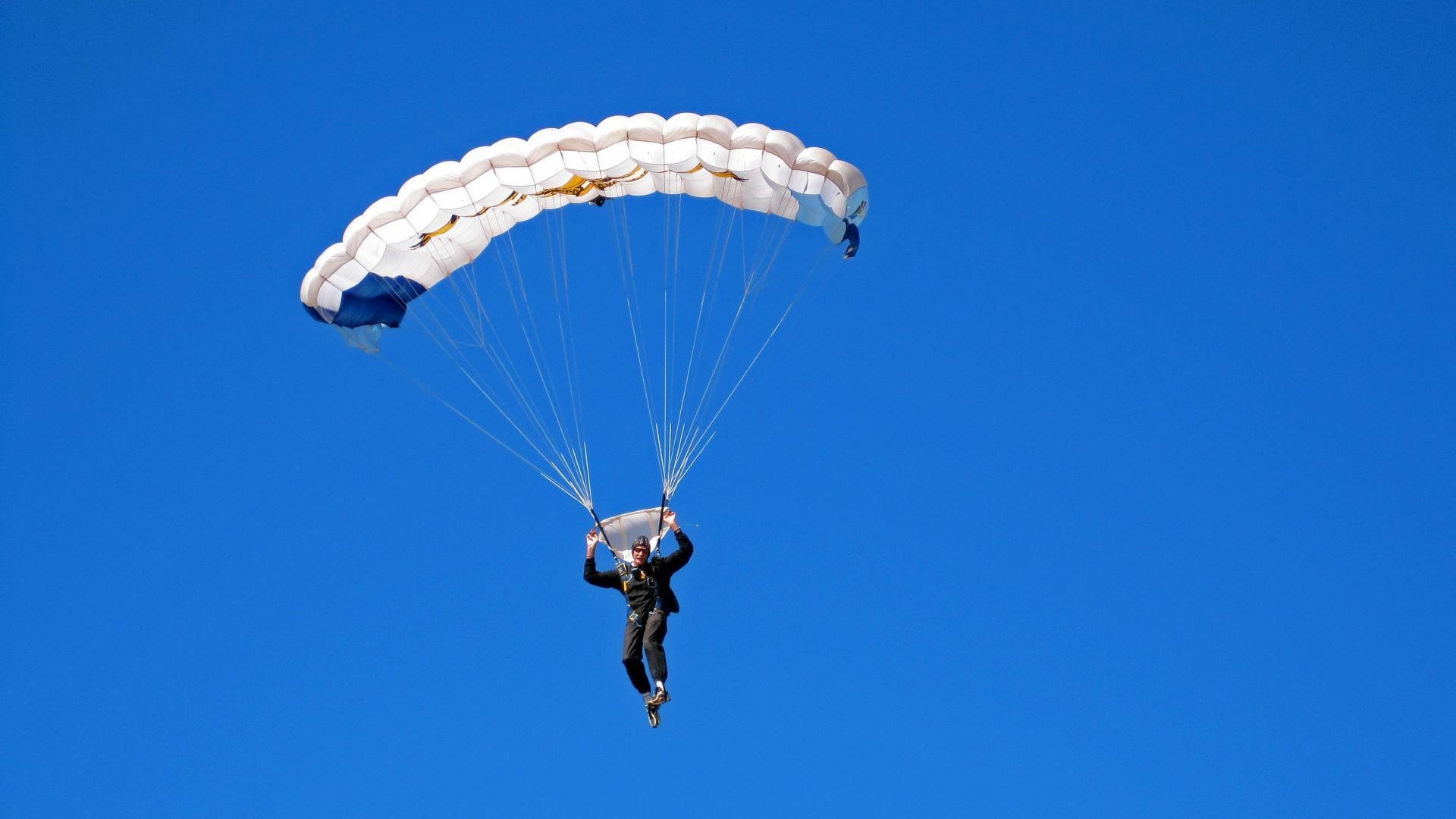 史上最亮眼“冠军夜”：拼搏与荣耀的精彩瞬间，冠军hqmg